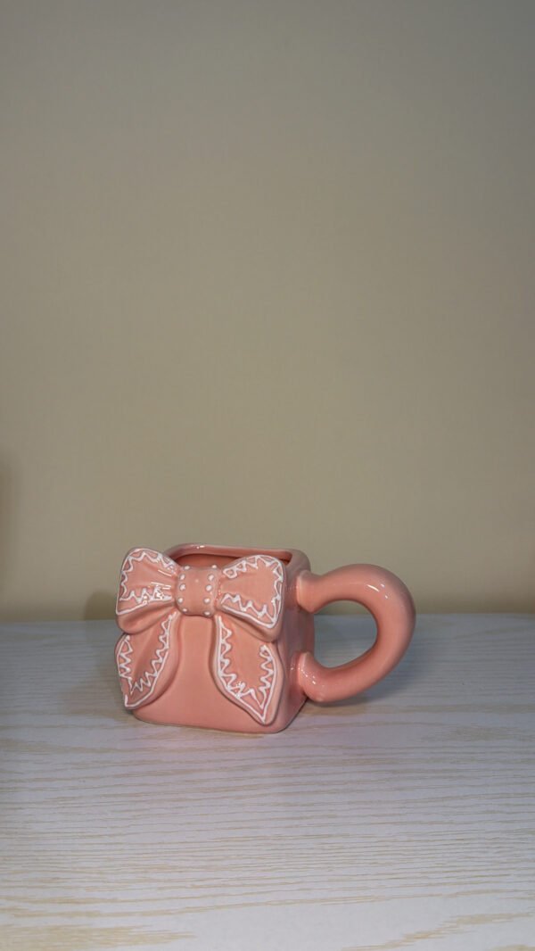 Bow mug